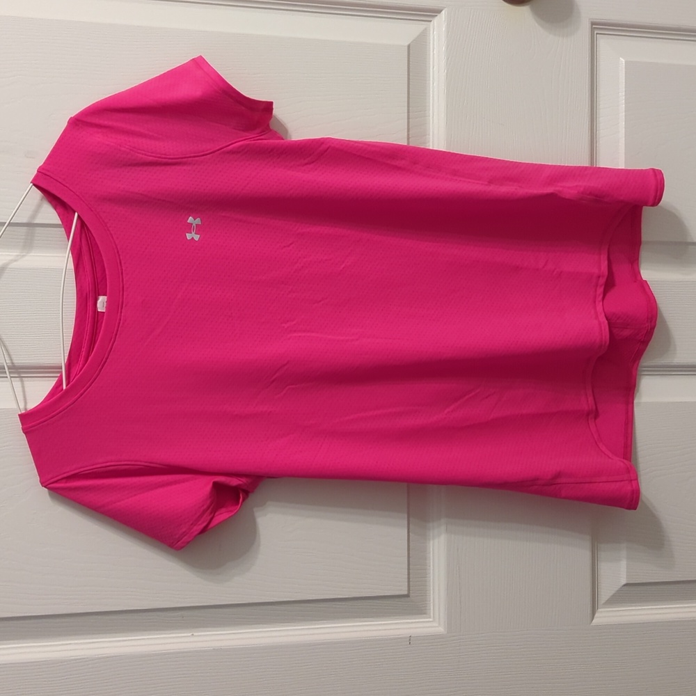NWT Medium Under Armour pink shirt